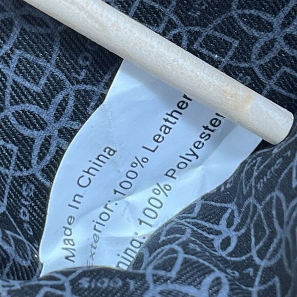 Lodi’s Women’s Credit Card Stacker Wallet Slim Red Pebbled Leather 8 Card Pocket - Picture 4 of 6